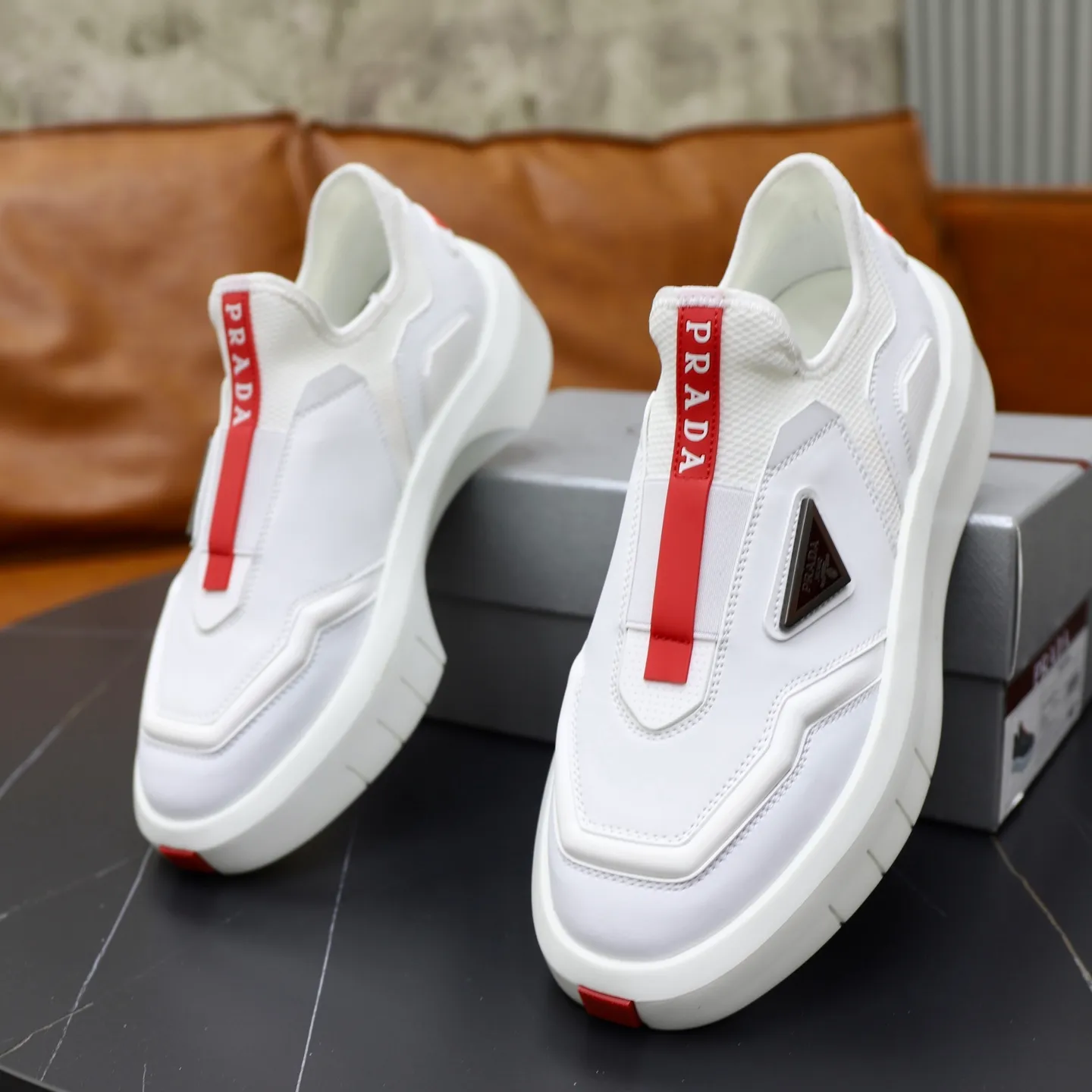 Men's shoes: 620💰🙅‍♂️🙅‍♂️🙅‍♂️ Brand: PRADA Standard code: 38–44 (45 can be customized) Level: Same as the official website Material: Original cowhide fabric Comfortable sheepskin lining Lightweight wear-resistant outsole Style category: Men's fashionable casual shoes and boots Running sneakers Distinguished luxury brand elements Top luxury Color: actual picture color